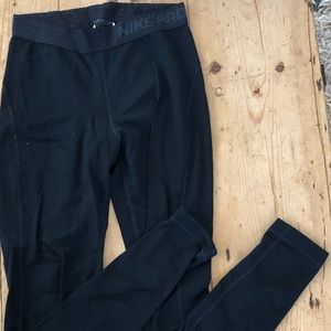 Black Nike Pro leggings